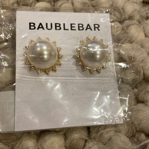 New in oackaging Baublebar post earrings - Picture 1 of 1